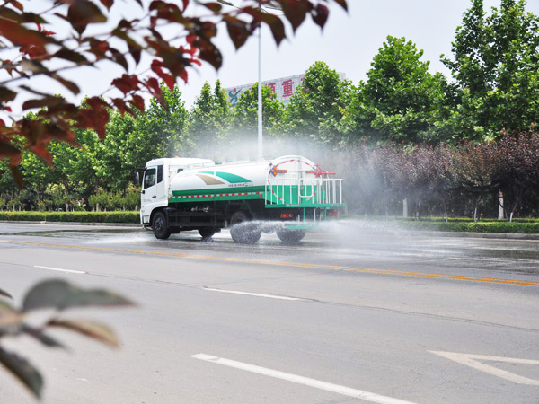 Dịch vụ vệ sinh nông thôn và đô thị, xây dựng ngôi nhà chung đẹp đẽ